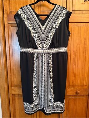 Black & White V-Neck Sleeveless Dress with Beaded Trim details NWOT size 1X
